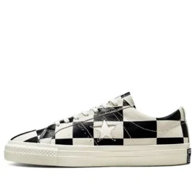One Star Low “Warped Board – White Black”